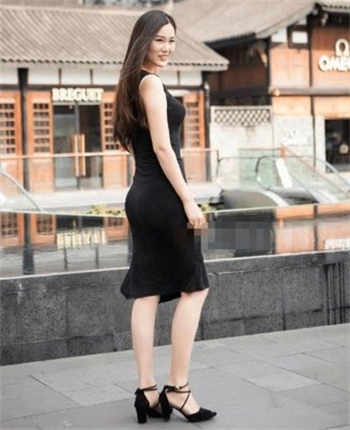 抖音很火的旗袍老板娘