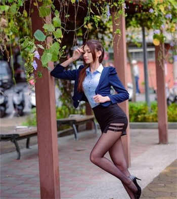 电狼之车r开始怎么玩
