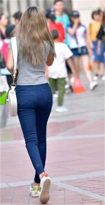 恐怖视频摇动的椅子