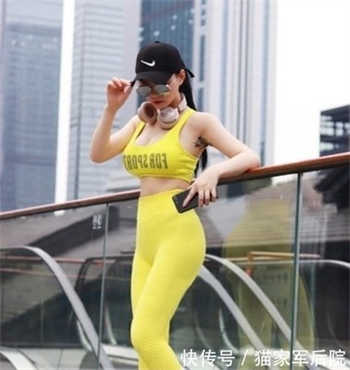 许安妮 新婚送请帖