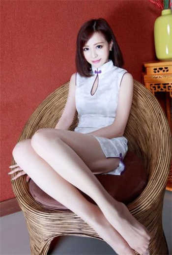 小鱼姐姐踩踏天地