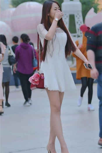 电梯里快递员的那点事