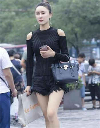 女员工被老板欺负