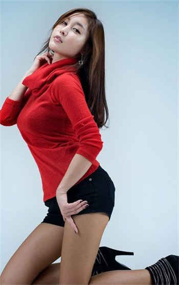 女友夜市捞金鱼