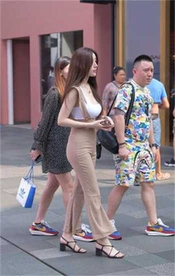 抖音最美微胖女神牛仔