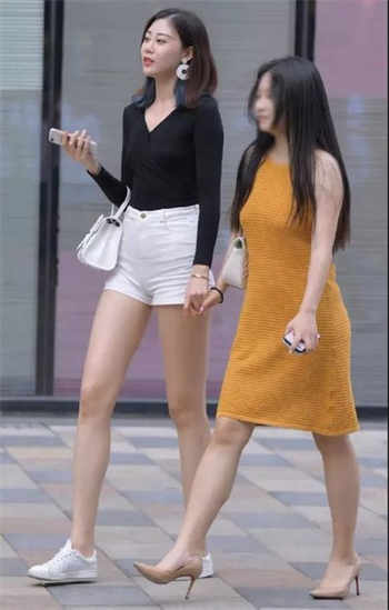偷偷给丈夫戴绿帽子