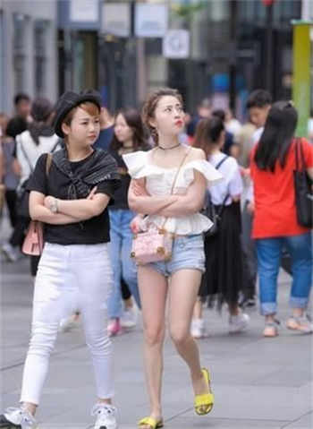 大兔子和小兔子的故事