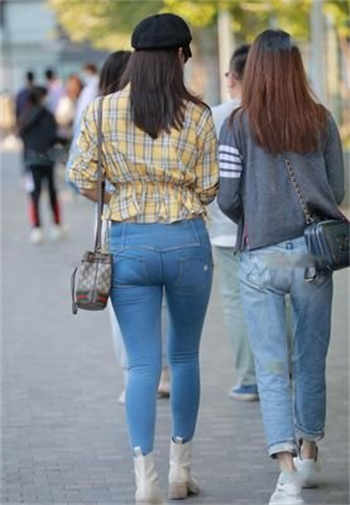 女租客为减房租是什么电影